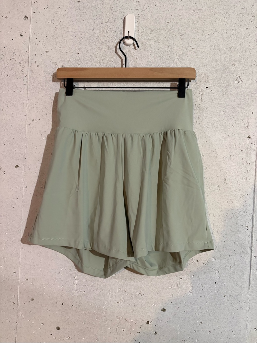 Halara SoftlyZero High Waisted Yoga Shorts 5”| Size: Large Long